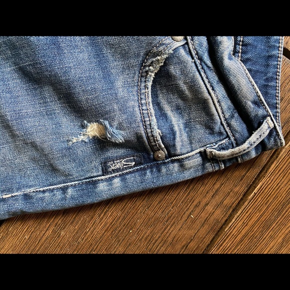 BRAND NEW SILVER JEANS CO. JEANS - Picture 4 of 6